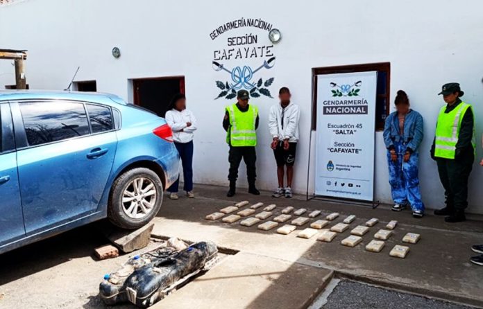 Condenaron a una mujer que decía vender ropa y traficaba más de 20 kilos de cocaína en un tanque de combustible