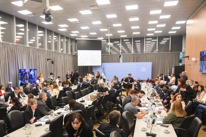 El Gobierno acelera en Diputados para darle media sanción al Presupuesto 2026: quiere sesionar el jueves