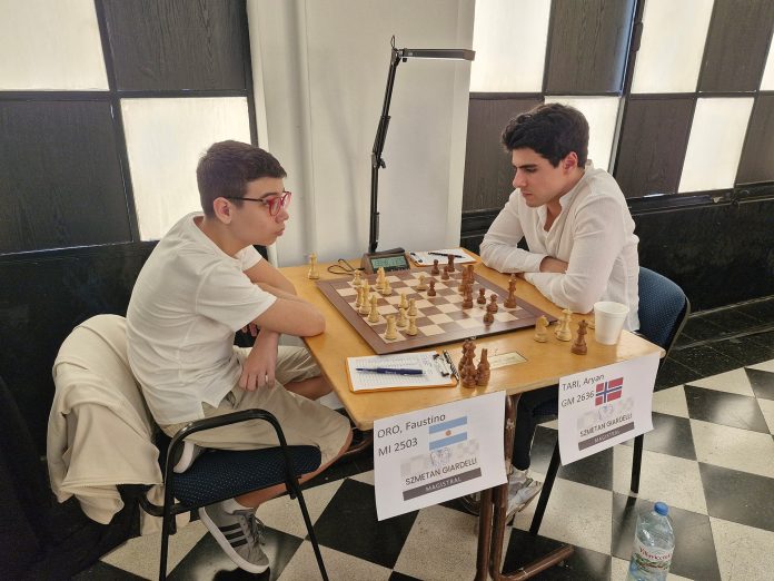 Faustino Oro da pelea en los dos frentes: sigue arriba en el Magistral de ajedrez y en carrera por la norma de gran maestro