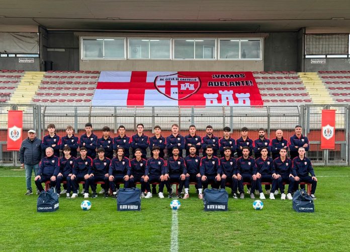 La singular historia del AC Città Di Castello, el club más argentino de Italia, con el Papa Francisco como bandera