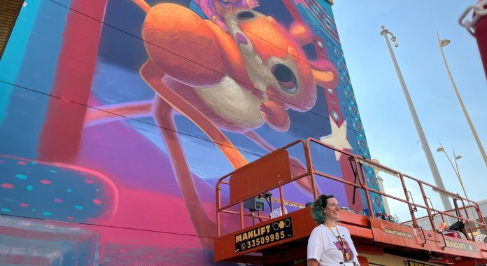 “Pensé que del arte no se podía vivir”: la artista argentina que pasó de pintar en las calles a dejar su huella en Qatar