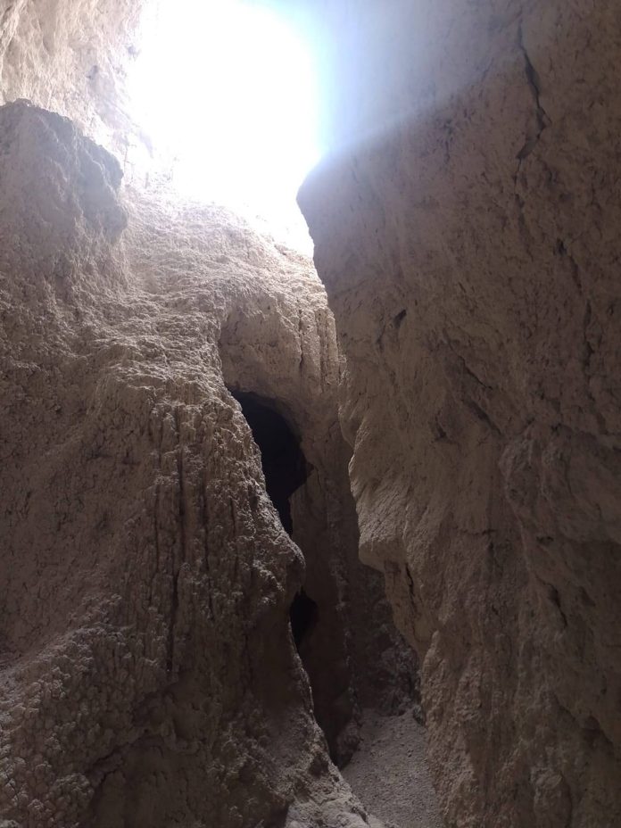 Así son los sumideros de Rocas Coloradas, la zona de Chubut donde desaparecieron los jubilados