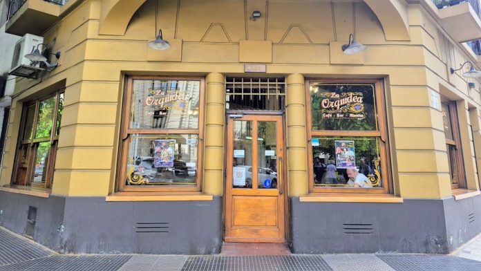 Cafetines de Buenos Aires: un bar histórico de Almagro sobre el que flotan leyendas acerca de Gardel y la búsqueda del amor