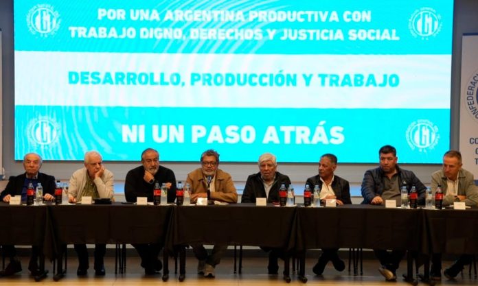 Con presencias y ausencias sugestivas, la CGT debatió cómo enfrentar la reforma laboral: no descartaron protestas