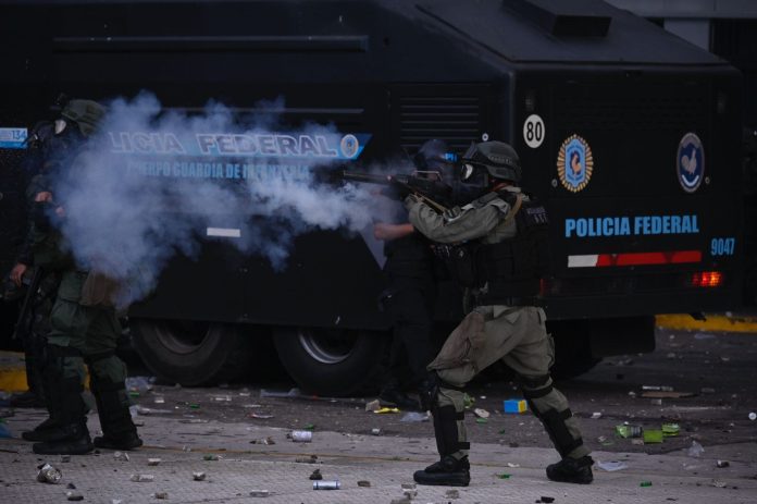 El gendarme procesado por dispararle a Pablo Grillo negó los cargos y los abogados del fotógrafo le respondieron