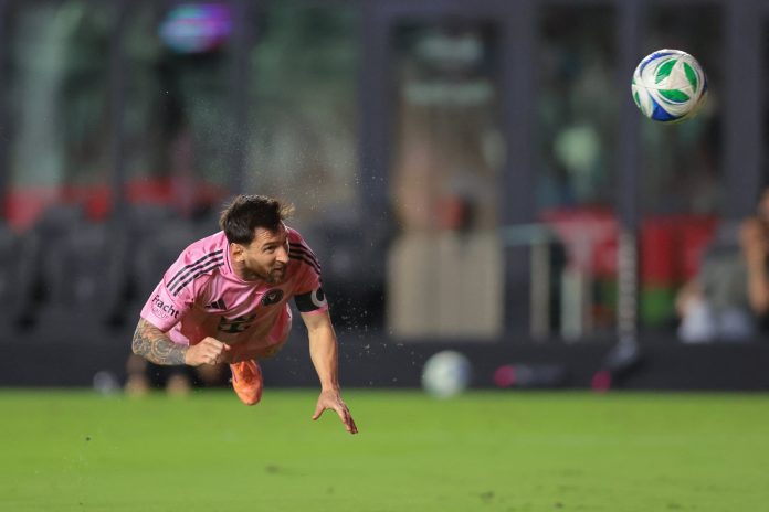 El golazo de palomita de Lionel Messi para abrir el marcador en Inter Miami-Nashville