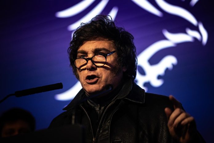 Milei llega a las elecciones con un mejor pronóstico, pero con la necesidad de hacer acuerdos y cambios