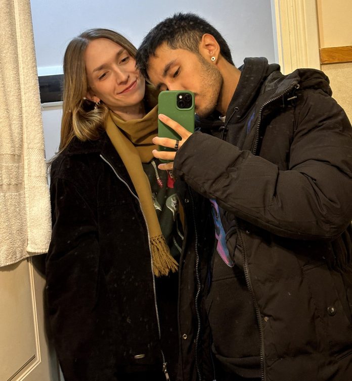 Relación abierta y amor sin etiquetas: son bisexuales y se hicieron virales por sus reglas de sexo “prohibidas y permitidas”