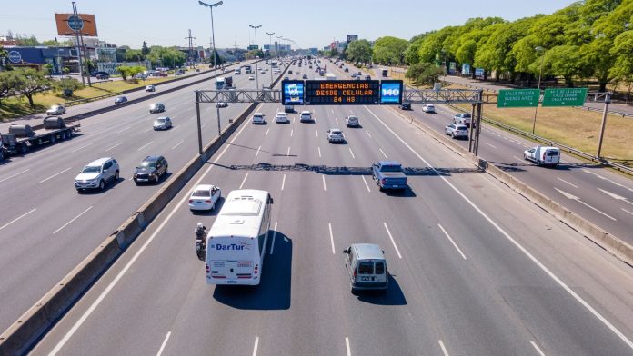 Cambios en los radares de la Autopista del Oeste: cuál es la nueva velocidad máxima permitida