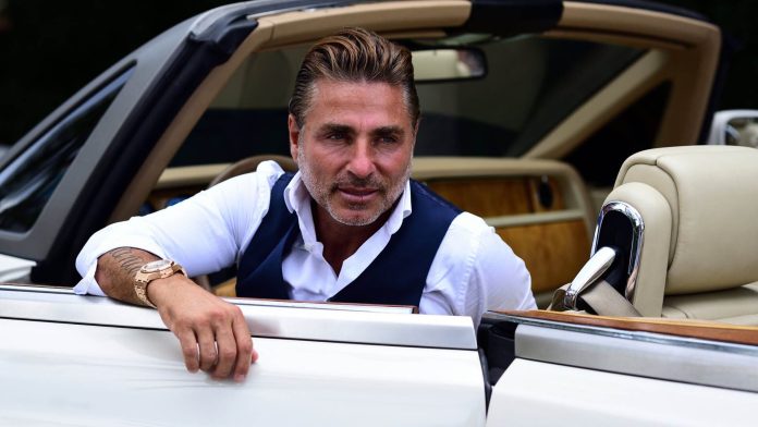 “Hola, normales”: la saga de la millonaria estafa cripto que denunció el influencer Javier Ferrer