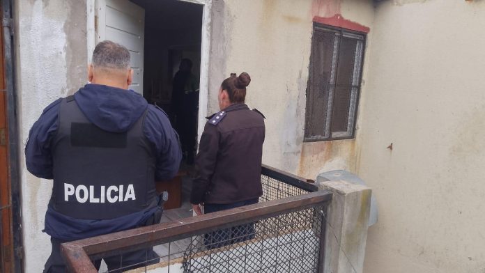 Imputaron a un adolescente que lanzó un ladrillo a la cabeza de un hombre para robarle: la víctima quedó en terapia intensiva