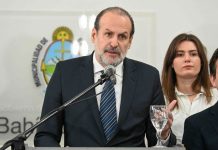 Intimaron al intendente de Bahía Blanca por una deuda de $7.500 millones por el consumo de energía eléctrica en barrios carenciados