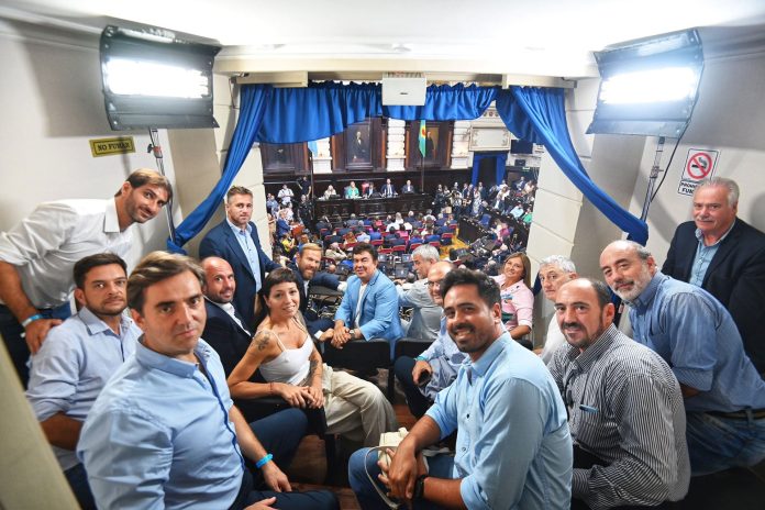 Las reelecciones indefinidas vuelven a meterse en las negociaciones por el Presupuesto bonaerense