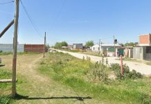 Por un ataque de celos, le disparó al novio de su ex pareja en Berisso y huyó