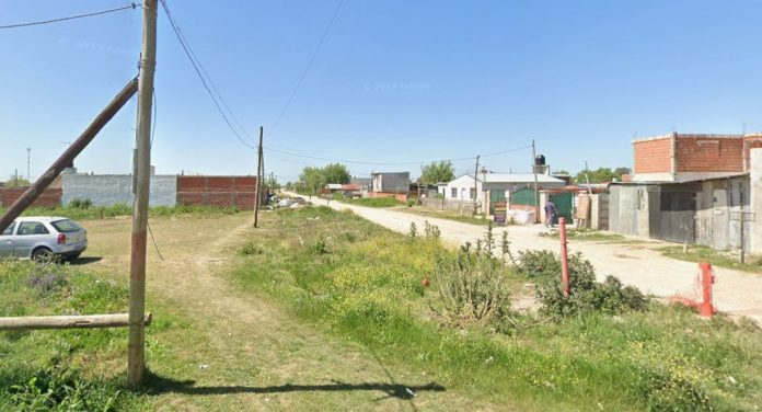 Por un ataque de celos, le disparó al novio de su ex pareja en Berisso y huyó