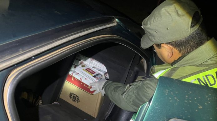 Embistieron un retén de Gendarmería en Misiones y fueron capturados con 5 mil atados de cigarrillos extranjeros